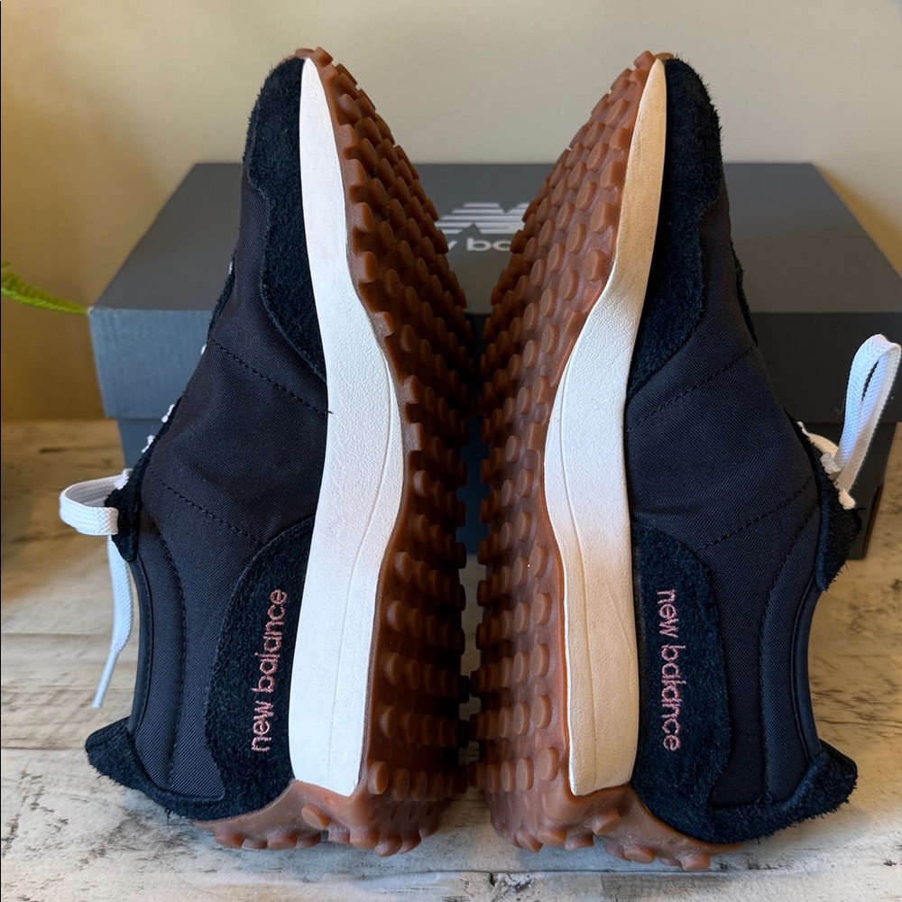 👟 New Balance Women’s 327 Sneakers - Picture 7 of 11